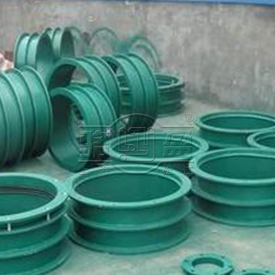 柔性剛性防水套管噴涂環節